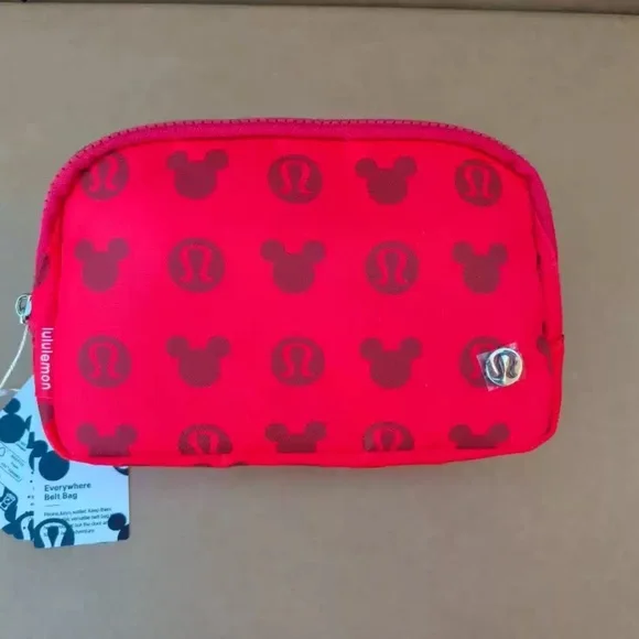 Disney x lululemon *Everywhere Belt Bag 1L Mickey and Logo Print - Picture 4 of 4